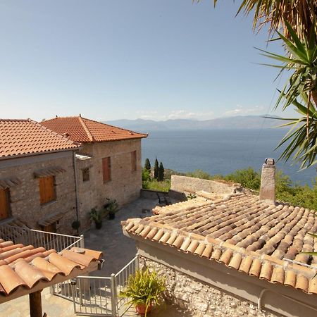 Ferienwohnung Fteri Stone House In Platanos, Akrata Exterior foto