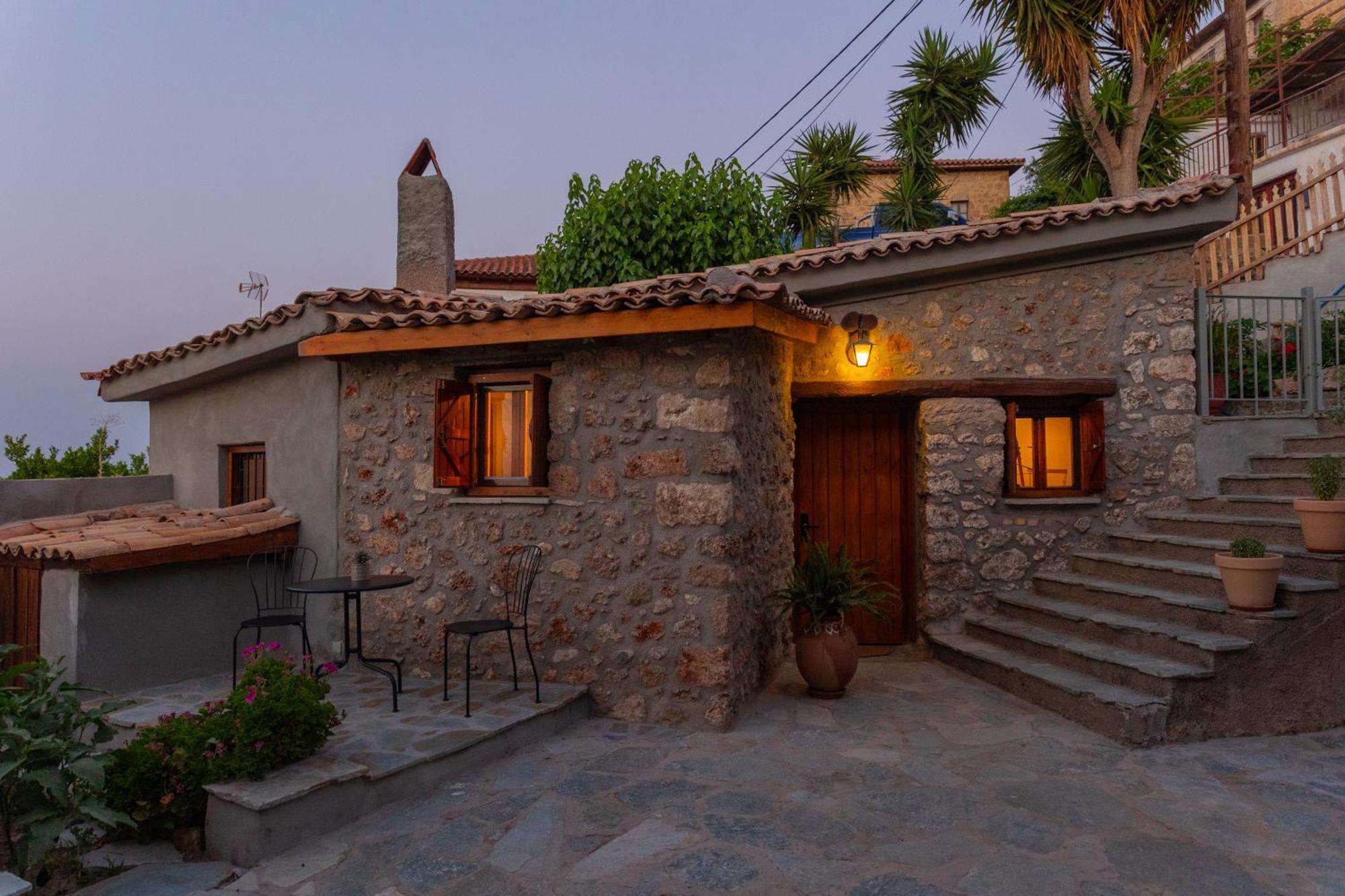 Ferienwohnung Fteri Stone House In Platanos, Akrata Exterior foto