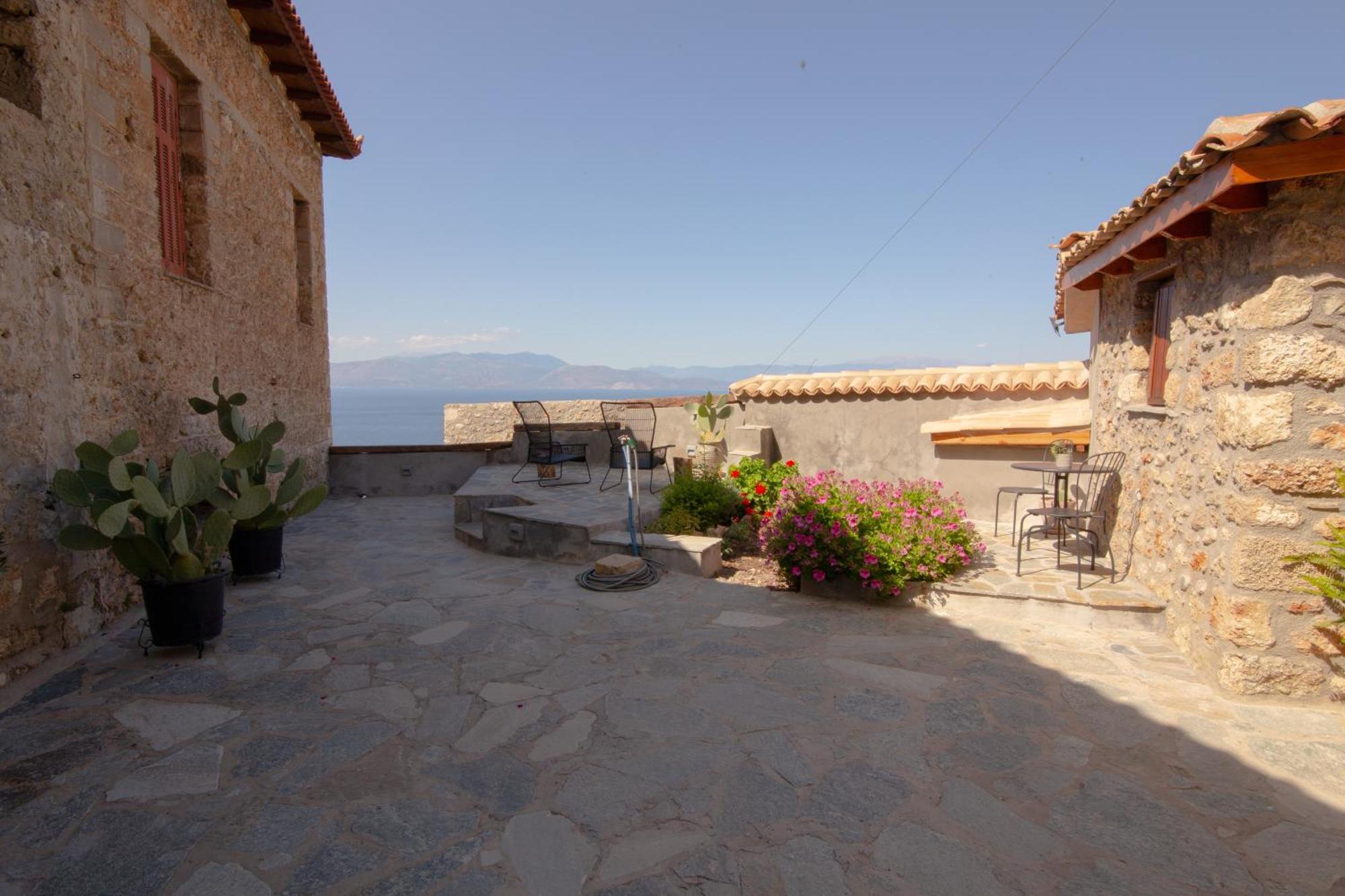 Ferienwohnung Fteri Stone House In Platanos, Akrata Exterior foto