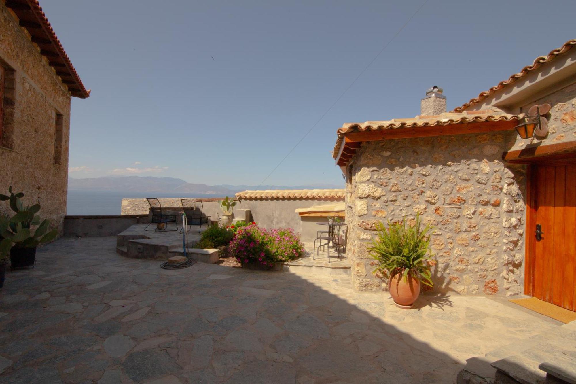 Ferienwohnung Fteri Stone House In Platanos, Akrata Exterior foto